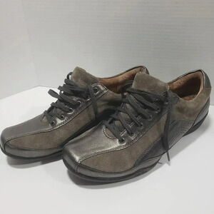 Taos Womans Brown/Gray Metallic Leather Size 11 Steady Sneaker.